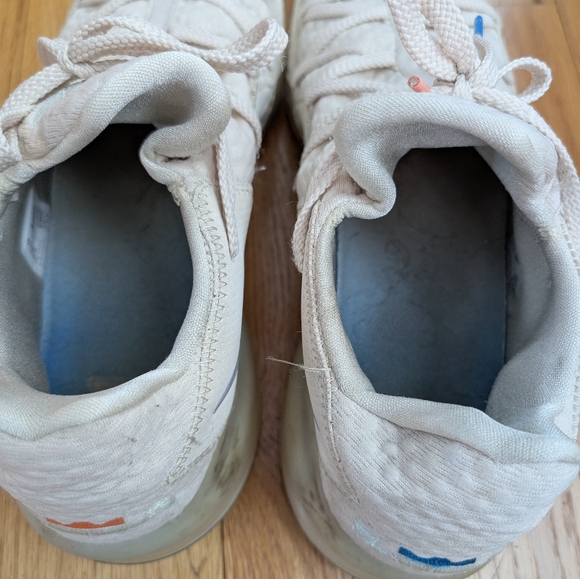 Nike LeBron 17 Low Easter Light Cream Sneakers - Picture 10 of 13
